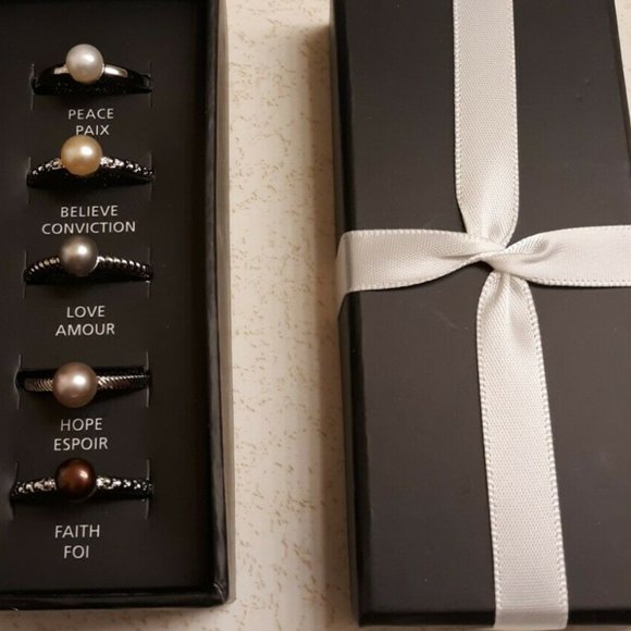 Avon Genuine Fresh Water Pearl Stacking Rings NWT - Picture 4 of 7